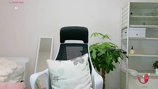 momochan88 online show from 05/24/26, 12:05
