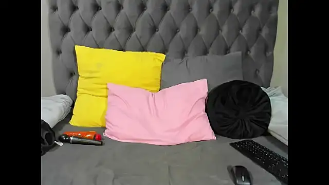 DIRTYTALKINQUEEN online show from 10/23/25, 05:11