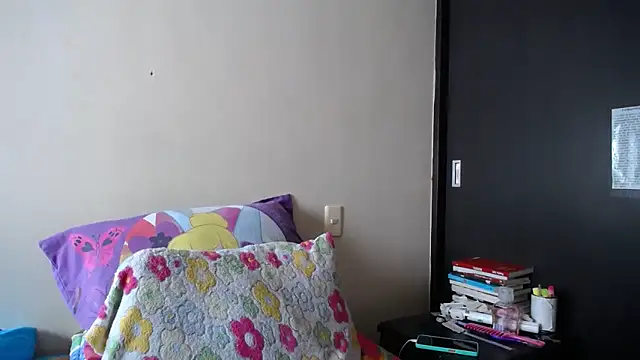 Snapshot of KAROLCANDY chatting on 04/11/26, 12:42 KAROLCANDY online show from 04/11/26, 12:42