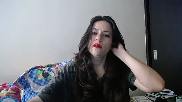 Snapshot of KAROLCANDY chatting on 12/05/25, 02:15 KAROLCANDY online show from 12/05/25, 02:15