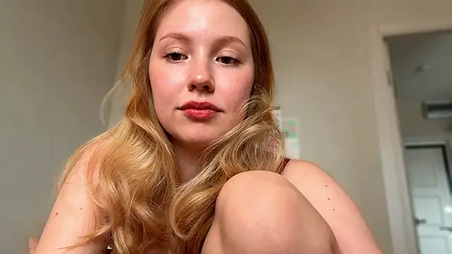 Snapshot of HoneyAudrey chatting on 05/05/26, 02:47 HoneyAudrey online show from 05/05/26, 02:47