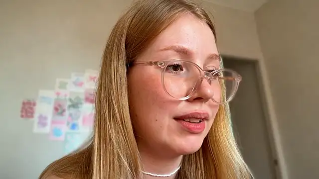 HoneyAudrey online show from 06/26/26, 02:28
