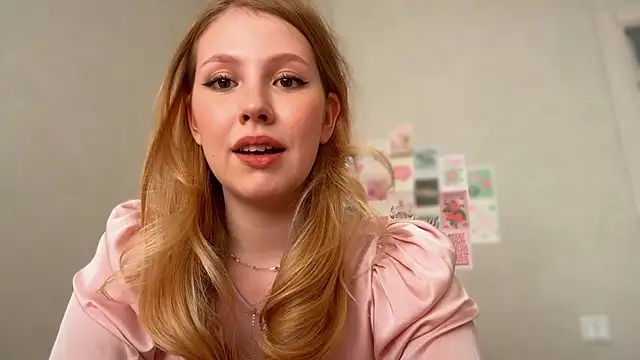 Snapshot of HoneyAudrey chatting on 06/02/26, 02:22 HoneyAudrey online show from 06/02/26, 02:22