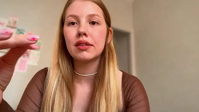 HoneyAudrey online show from 06/15/26, 02:45