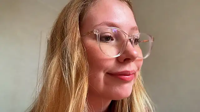 HoneyAudrey online show from 07/12/26, 02:12