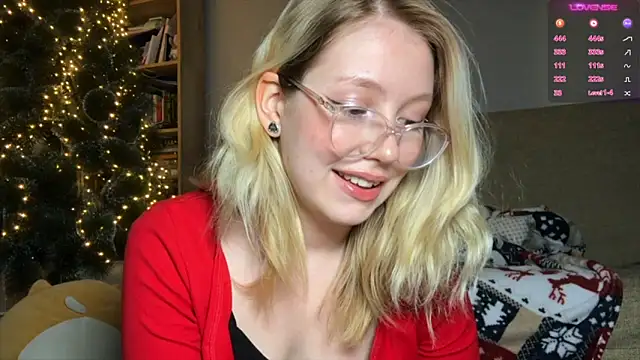 Snapshot of HoneyAudrey chatting on 12/27/24, 03:31 HoneyAudrey online show from 12/27/24, 03:31