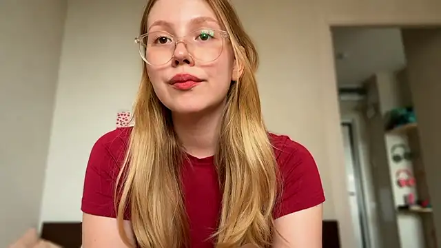 HoneyAudrey online show from 06/12/26, 02:20