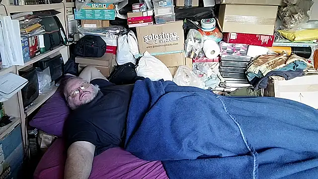 hadeszeuss2 online show from 11/30/25, 02:40