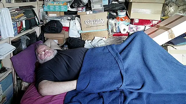 hadeszeuss2 online show from 12/16/25, 03:27