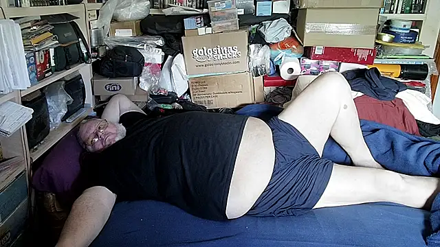 hadeszeuss2 online show from 04/06/26, 01:23