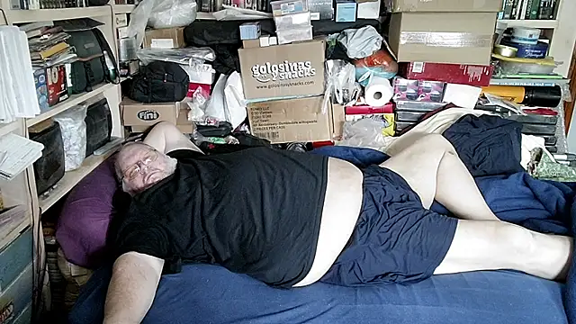 hadeszeuss2 online show from 04/12/26, 01:36