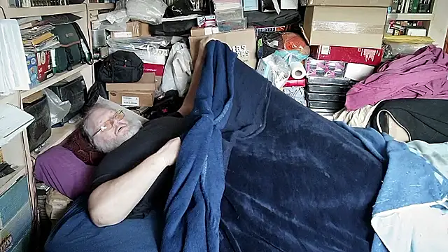 hadeszeuss2 online show from 01/17/26, 02:31