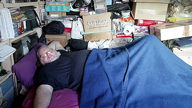 hadeszeuss2 online show from 12/15/25, 02:56