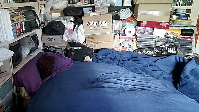 hadeszeuss2 online show from 04/04/26, 01:39