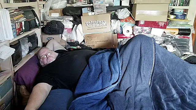 hadeszeuss2 online show from 04/05/26, 01:51