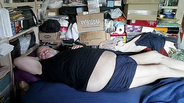 hadeszeuss2 online show from 04/10/26, 01:51