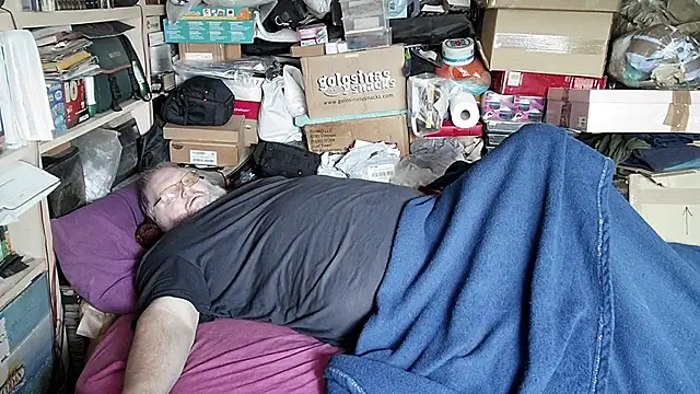 hadeszeuss2 online show from 12/19/25, 02:19