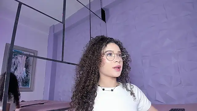  LittleLia online show from 11/28/25, 04:07