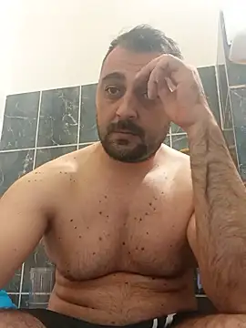 Snapshot of Mirkoxxx@xh chatting on 06/15/26, 06:40 Mirkoxxxxh online show from 06/15/26, 06:40