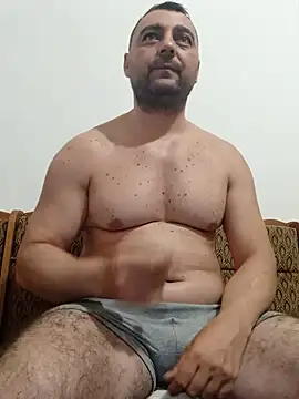 Snapshot of Mirkoxxx@xh chatting on 07/12/26, 06:42 Mirkoxxxxh online show from 07/12/26, 06:42
