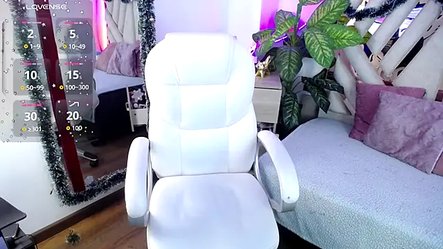 Snapshot of Camille_jhonson chatting on 12/21/25, 10:50 Camille jhonson online show from 12/21/25, 10:50