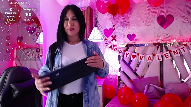 Snapshot of Camille_jhonson chatting on 02/14/26, 10:15 Camille jhonson online show from 02/14/26, 10:15