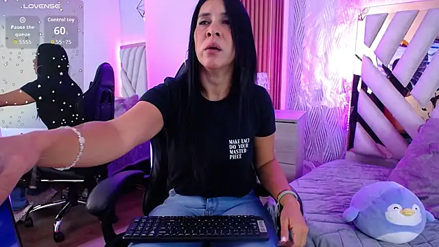 Snapshot of Camille_jhonson chatting on 02/01/26, 10:46 Camille jhonson online show from 02/01/26, 10:46