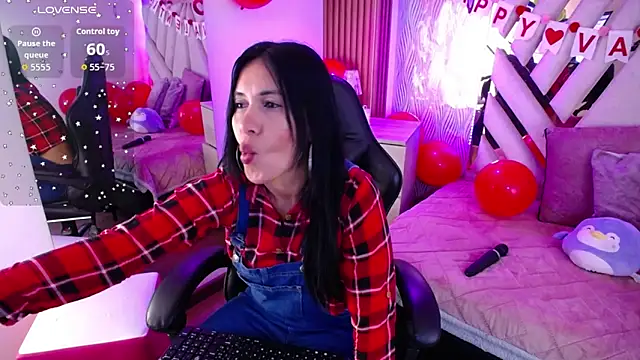 Snapshot of Camille_jhonson chatting on 02/13/26, 10:04 Camille jhonson online show from 02/13/26, 10:04