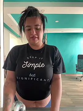 Snapshot of Devilsweet17 chatting on 02/18/26, 06:59 Devilsweet17 online show from 02/18/26, 06:59