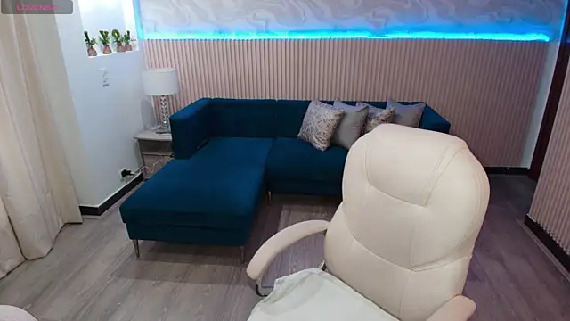 lenah smith online show from 11/06/25, 11:36