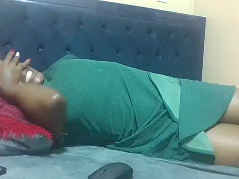 Creamy dolly online show from 12/20/25, 10:51