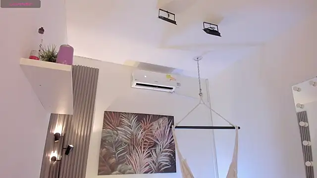 Snapshot of emma_alice_ chatting on 02/04/26, 11:05 emma alice online show from 02/04/26, 11:05