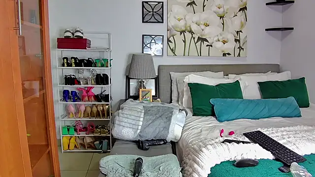 NaughtyKelly28 online show from 02/06/26, 04:19