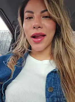 Karen San Miguel online show from 09/30/25, 02:34