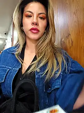 Karen San Miguel online show from 10/26/25, 08:09