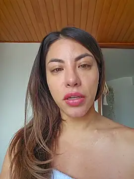 Karen San Miguel online show from 12/14/25, 03:50