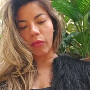 Karen San Miguel online show from 10/21/25, 08:08