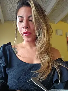 Karen San Miguel online show from 10/25/25, 06:52