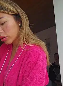 Karen San Miguel online show from 09/25/25, 04:46