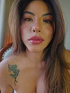 Karen San Miguel online show from 12/15/25, 10:26