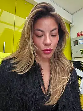 Karen San Miguel online show from 10/24/25, 07:46