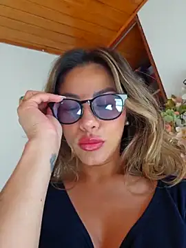 Karen San Miguel online show from 11/17/25, 07:18