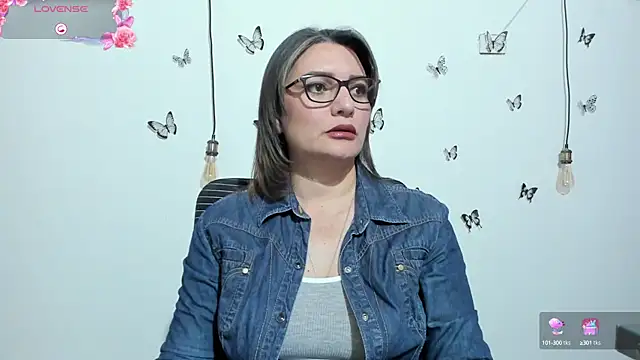 Amie Adams82  online show from 10/14/25, 05:13