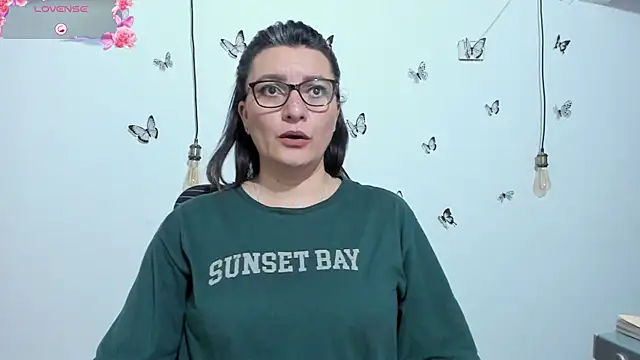 Amie Adams82  online show from 12/05/25, 06:28