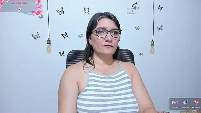 Snapshot of Amie_Adams82_ chatting on 04/17/26, 03:04 Amie Adams82 online show from 04/17/26, 03:04