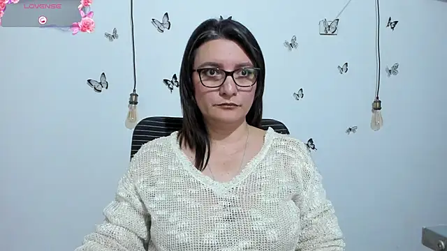 Amie Adams82  online show from 12/02/25, 02:52