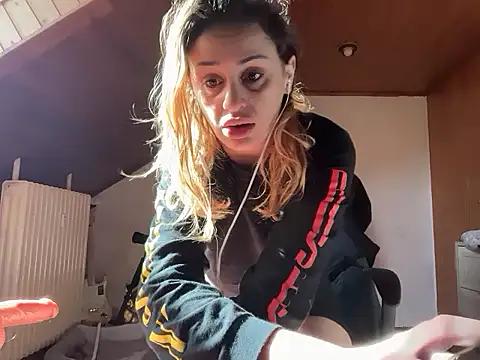 JeSuisUnTapin online show from 09/19/25, 08:40