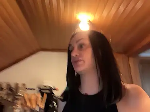 JeSuisUnTapin online show from 11/12/25, 03:05