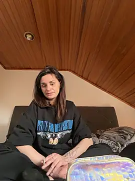 JeSuisUnTapin online show from 04/16/26, 10:27