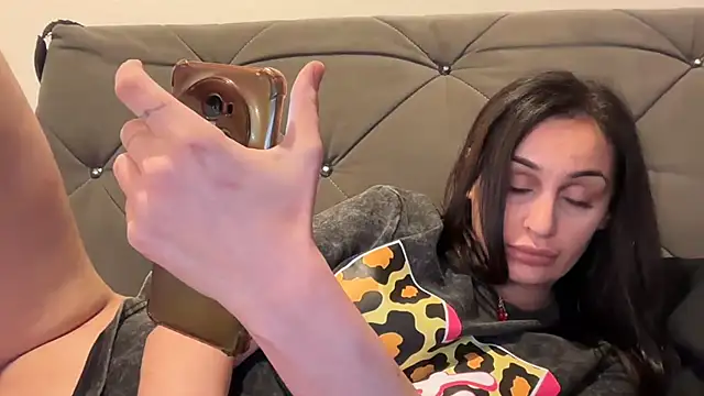 JeSuisUnTapin online show from 12/05/25, 01:32